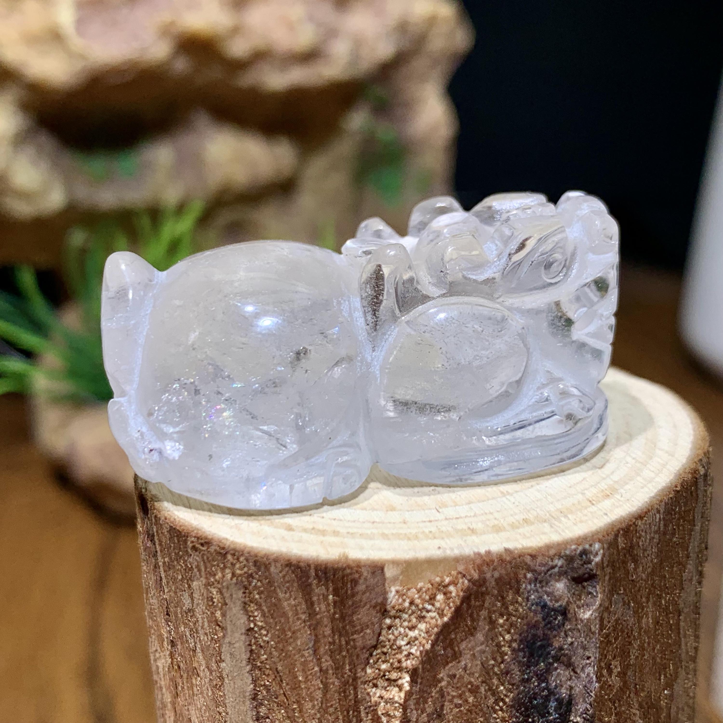 クリアクォーツの貔貅の置物：富と守護の水晶 - Etsy 日本