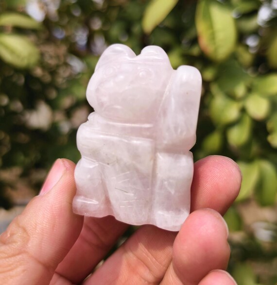 ローズクォーツ 招き猫 彫刻
