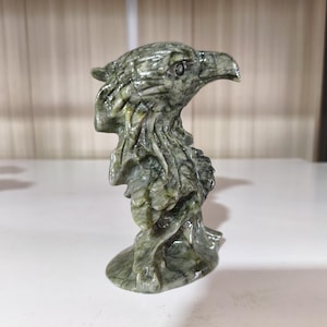 Green Jade Eagle Skull Carving: Natural Crystal Ornament