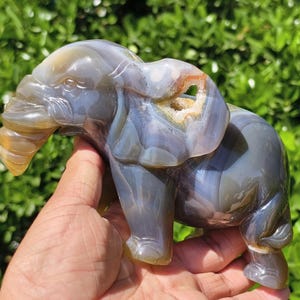 瑪瑙 ジオード 象の置物 天然瑪瑙ジオード象の置物：クリスタルヒーリングデコレーション