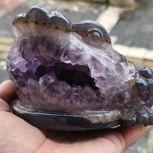 Amethyst Agate Geode Toad Figurine: Crystal Healing Stone Decor