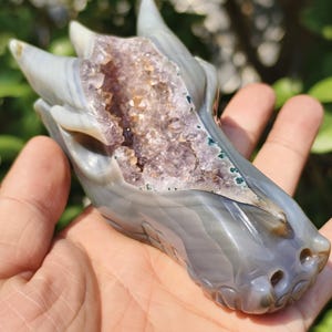 Agate Amethyst Geode Dragon Skull Sculpture: Crystal Healing Decor