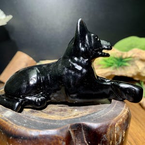 Obsidian German Shepherd Figurine: Hand-Carved Crystal Dog Decor