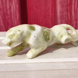 Escultura de leopardo de cristal esculpida à mão: decoração para casa, pedra curativa