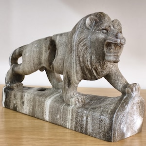 Madagascar Agate Geode Lion Figurine: Crystal Animal Decor