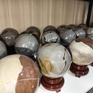 Natural Chinese Painting Stone Sphere: Crystal Healing Decor
