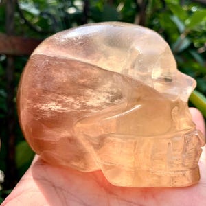 3.6'' Fluorite Skull Sculpture, Home Decor, Crystal Skull Gift, Energy Crystal Decor, Healing Crystal Gift, Holiday Decor, Halloween Gift