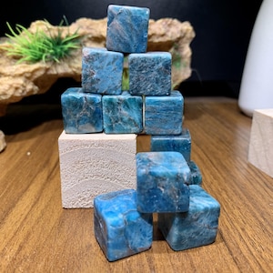 Cubi di cristallo di apatite naturale: pietra curativa metafisica, intagli artigianali