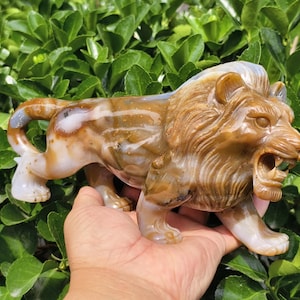 Handmade Agate Geode Lion Sculpture: Crystal Carving, Home Decor