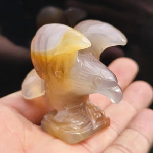 Flower Agate Eagle Carving: Crystal Eagle Figurine, Healing Stone