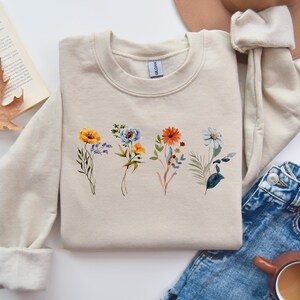 Wildflowers Sweatshirt, Floral Sweater, Flower Lover Gift, Women&#39;s Flower Pullover, Spring Blossom Jumper, Floral Sweatshirt For Women