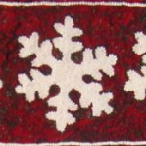 10 by 41 inches Snowflake Table Runner Primitive Rug Hooking Pattern PDF Download image 2