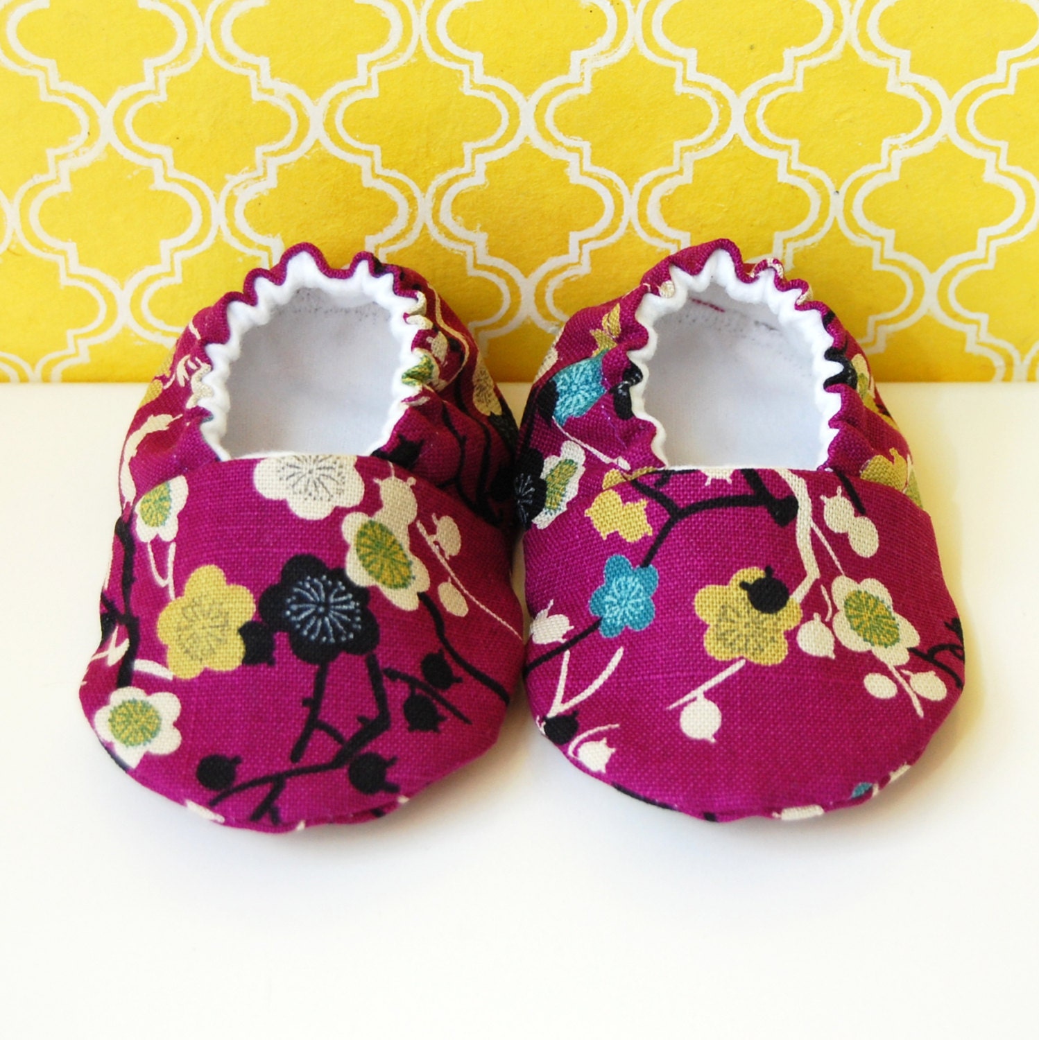Purple baby girl shoes, Purple baby booties, Flower baby booties