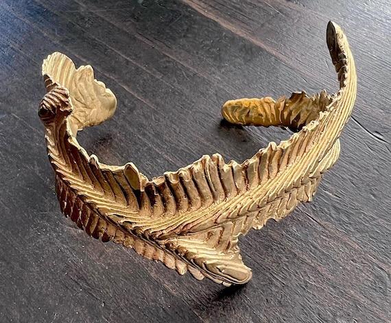 Cuttlebone Leaf Cuff