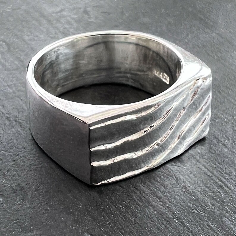 Cali Signet Ring - Etsy