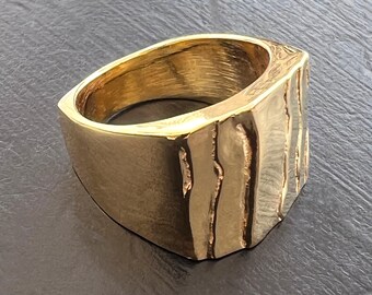 The Cuttlebone Wedge Signet Ring