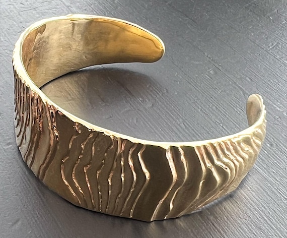 Cuttlebone Big Wave Cuff