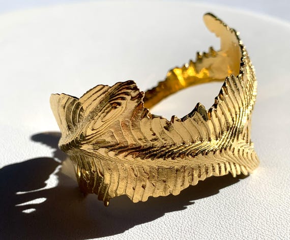 Cuttlebone Leaf Cuff