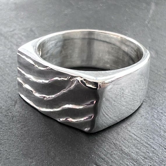 Cali Signet Ring