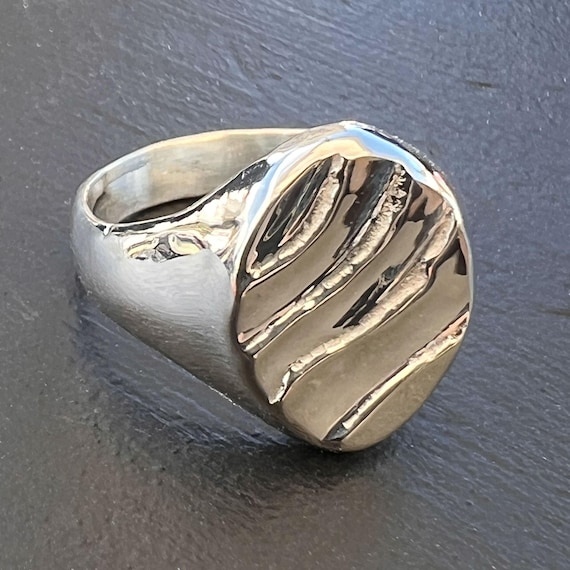 Surf Signet Ring