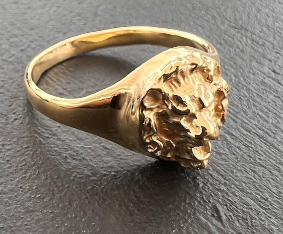 The Little Lion Ring