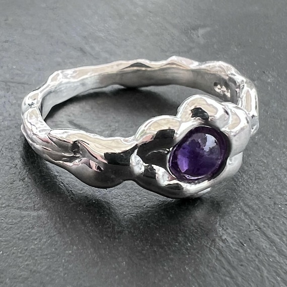 Thin River Ring with Amethyst