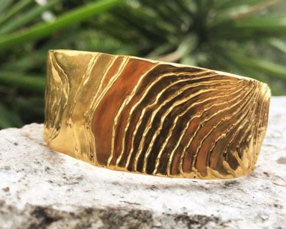 Cuttlebone Big Wave Cuff