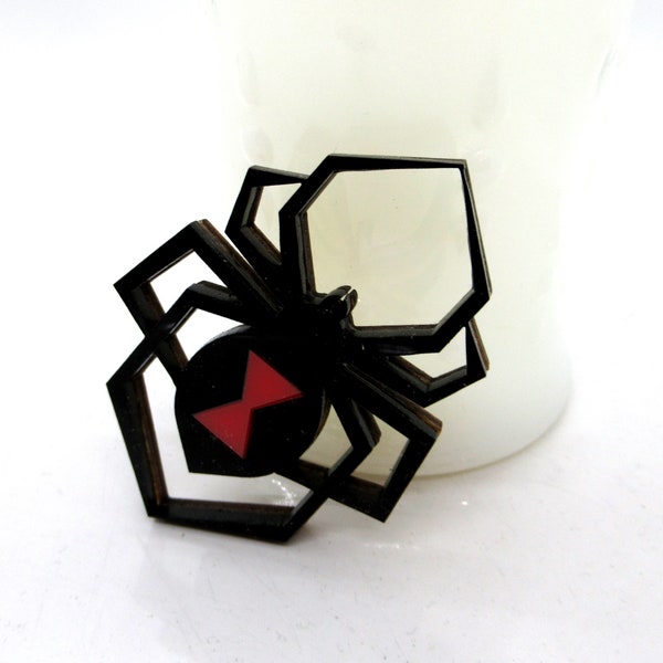 Broche de viuda negra - broche acrílico en capas cortado con láser - araña viuda negra