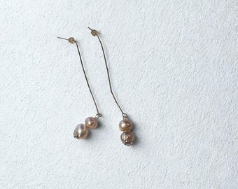 Bijou Del Mar Earrings – freshwater pearls on earchains