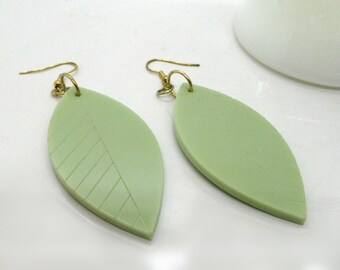 Feuille de Sauge Earrings - laser cut sage green acrylic minimalist leaf earrings