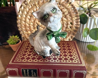 イタリア製　ビンテージ　陶器　手彩色　蝶ネクタイ　座り猫　オブジェ イタリア製 ビンテージ 陶器 手彩色 蝶ネクタイ 座り猫 オブジェ
