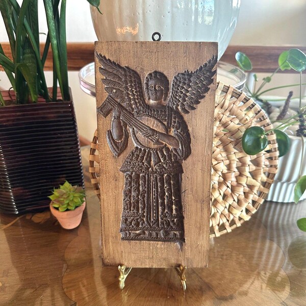 Réplica vintage alemã da forma de biscoito Springerle, anjo com alaúde, para pendurar na parede.