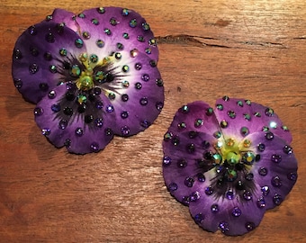 Rhinestoned Deep Purple Pansy Flower Hair o Anywhere Clip Coppia