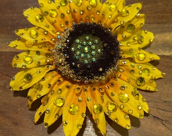 Medium sized Sunflower clip