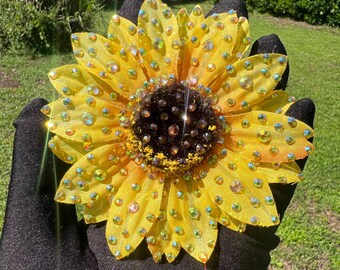 Small/medium sized Sunflower hair or anywhere clip.