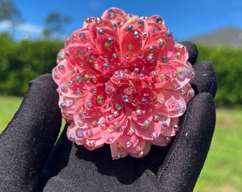 Medium-small Rhinestoned Light Pink Mum Clip