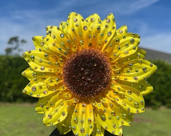 Medium-large sized Sunflower clip