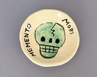 Plato de baratijas Memento Mori Aqua con calavera