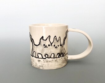 Taza de pareja de gatos enamorados hecha a mano por Kelly Newcomer Minneapolis Fine Art cerámica de gres esmaltada a mano, arte único