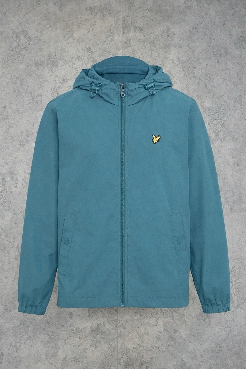 Jaqueta corta-vento azul com capuz e zíper Lyle & Scott com logo de águia, tamanho G imagem 1