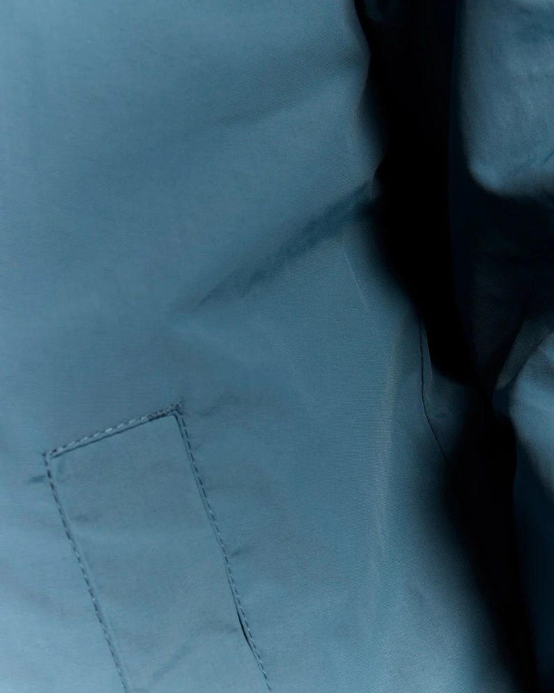 Jaqueta corta-vento azul com capuz e zíper Lyle & Scott com logo de águia, tamanho G imagem 5