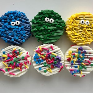 Street Sesame Chocolate Oreos, Sesame Street Treats, Dessert Table Elmo Treats, Elmo Big Bird Cookie Monster Oscar, Elmo Desserts
