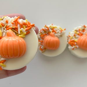 Pumpkin Chocolate Oreos, Pumpkin Cookies, Pumpkin Kids Halloween Treats, Halloween Fall Chocolate Treats, Kids Halloween Treats