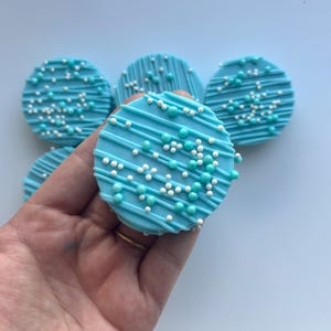 Blue Chocolate Covered Oreos, Baby Blue Baby Shower Treats, Chocolate Oreos Dessert Table Treats