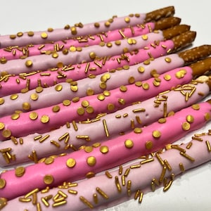 Pink and Gold Chocolate Pretzels, Gold Chocolate, Baby Shower Treats, Girl Baby Shower, Girl Birthday Party Dessert Table Treats, Pink Treat