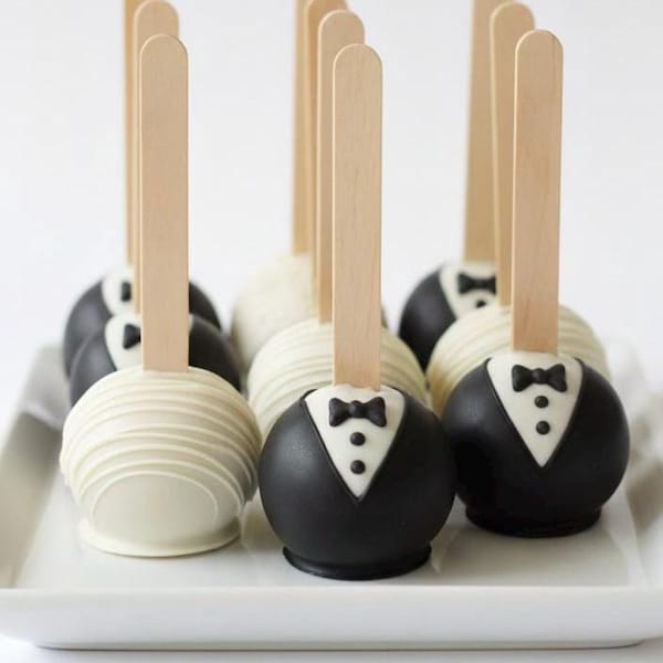 Bride and Groom Wedding Cake Pops, Bride and Groom Desserts, Wedding Desserts, Wedding Cookies, Custom Wedding Desserts