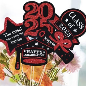 Topper per torta di laurea personalizzato classe 2025 / Decorazione personalizzata per feste universitarie e universitarie / Centrotavola per torte