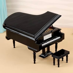 Miniature Grand Piano: Dollhouse Music Room Decor