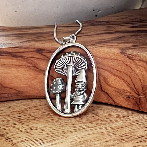 Collier champignon et nain, cadeaux jardinier, collier en argent sterling, collier champignon, nain de jardin, idées cadeaux pour maman