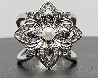 Vintage-Style Luxury Flower Scarf Buckle with Faux Pearl - Elegant Scarf Clip for Women - Perfect Clothing Accessory - thanksgiving gift